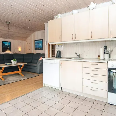 6 Person In Hemmet Falen